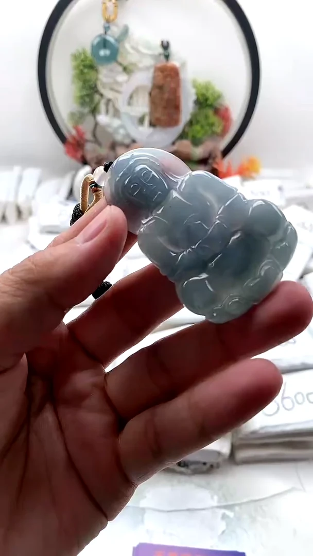 颈饰未镶嵌翡翠观音