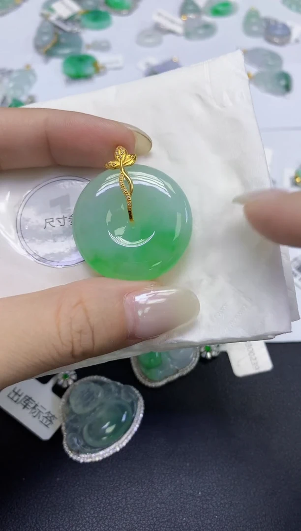 颈饰18K金镶嵌翡翠天然缅甸翡翠A货百元以上9元证书费自理