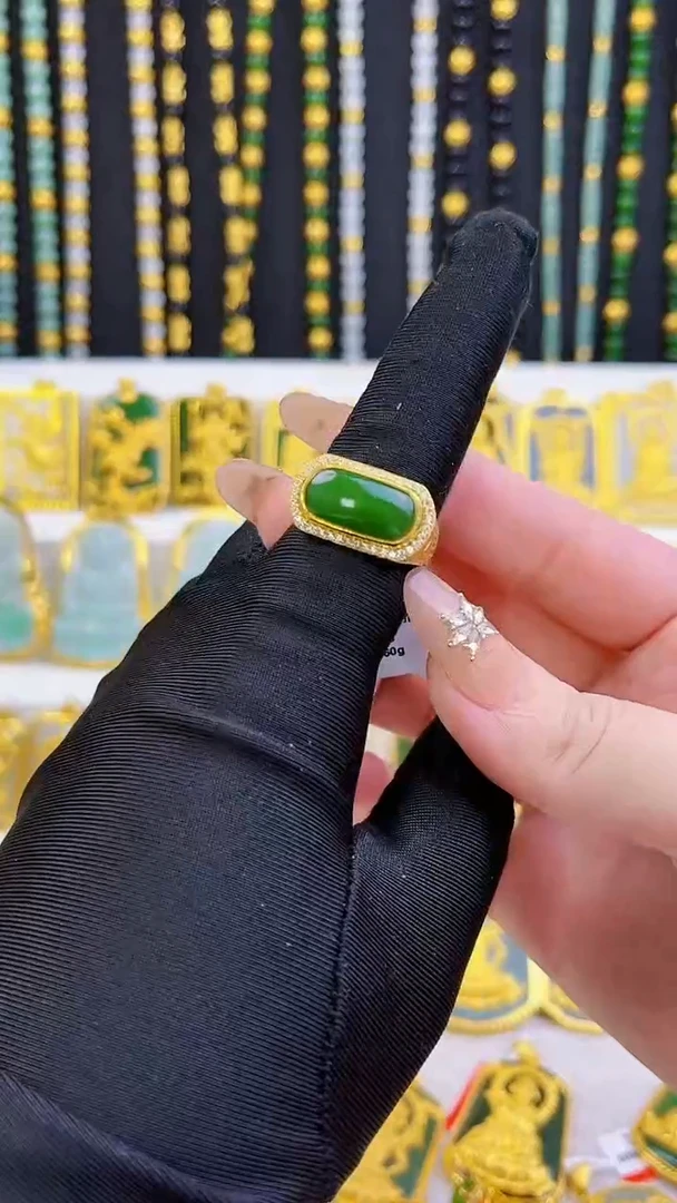 足金镶嵌戒指和田玉黄金和田玉戒指
