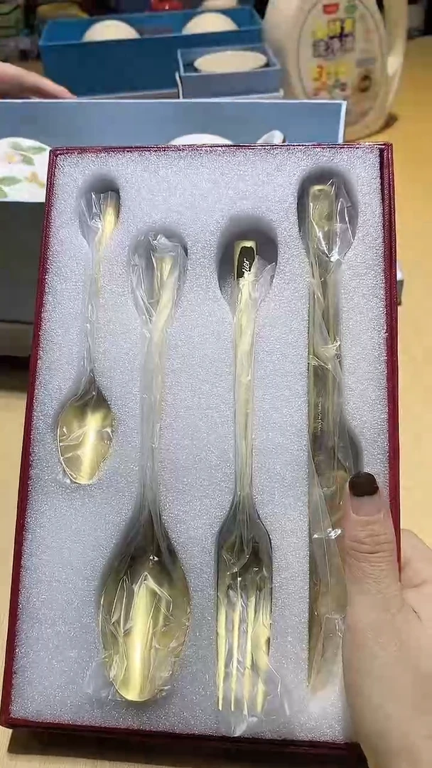 【闪购商品】瓷片锅碗瓢盆一件不剩