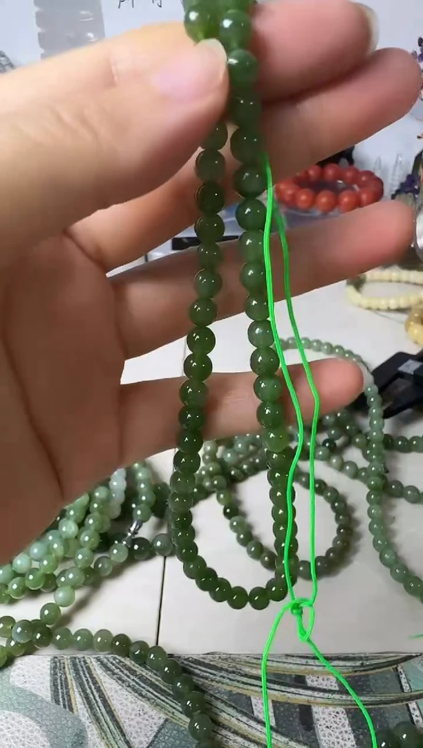 未镶嵌手链和田玉矿坑