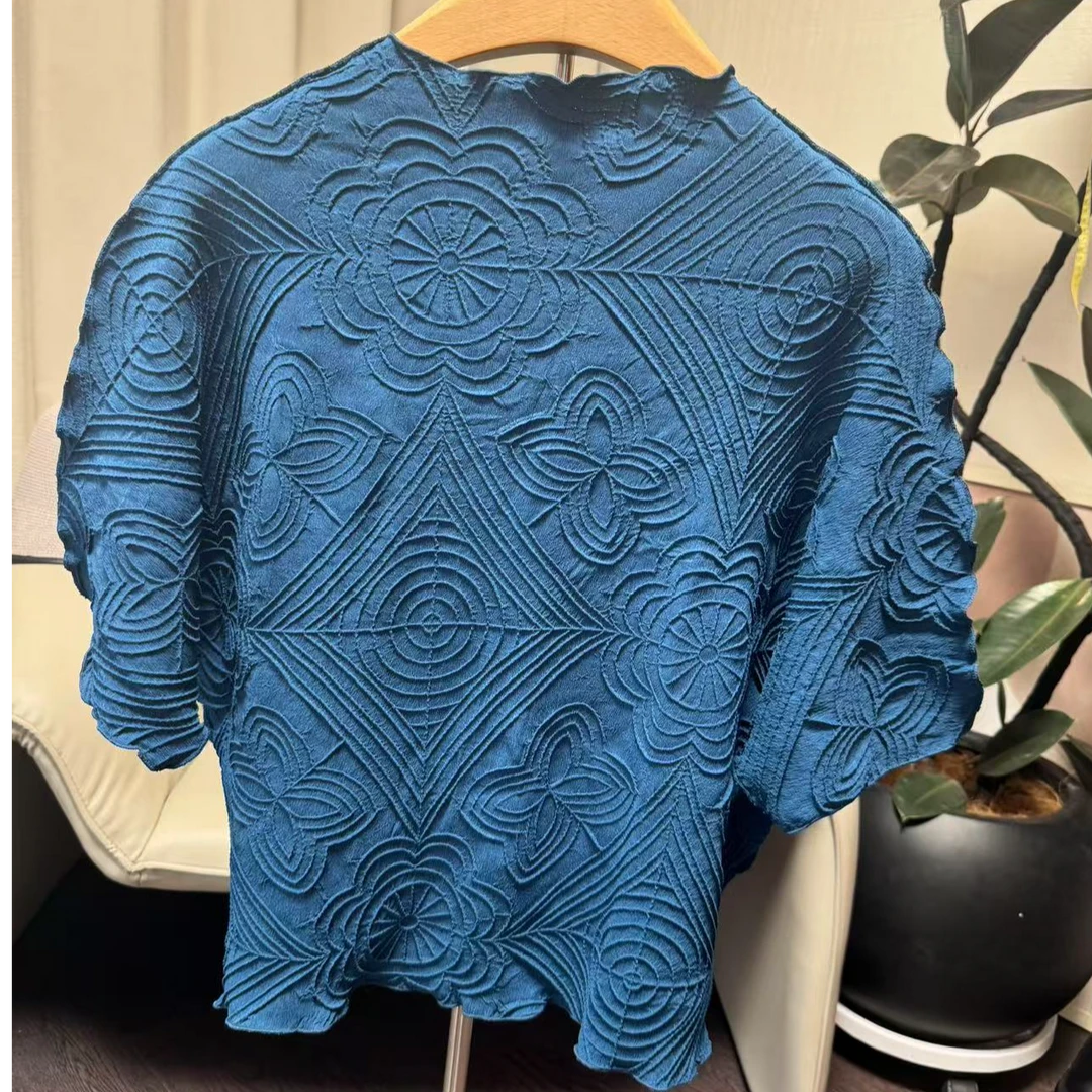 集品三宅褶皱套头压花蝙蝠袖上衣