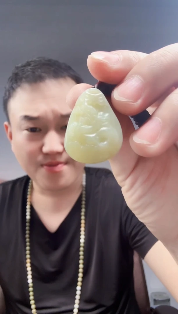 和田玉未镶嵌颈饰1