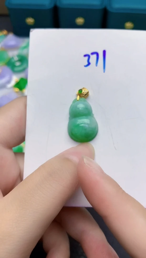 颈饰未镶嵌翡翠缅甸天然翡翠A货