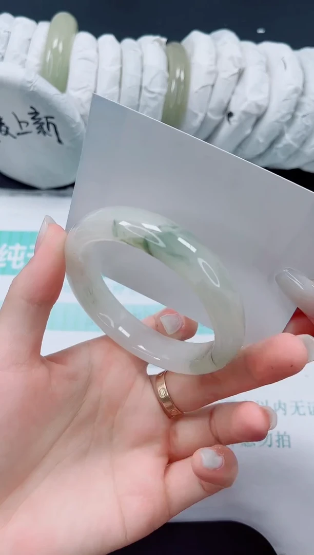石英质玉手镯未镶嵌171/57