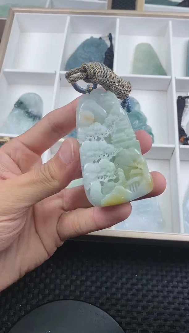 翡翠未镶嵌颈饰