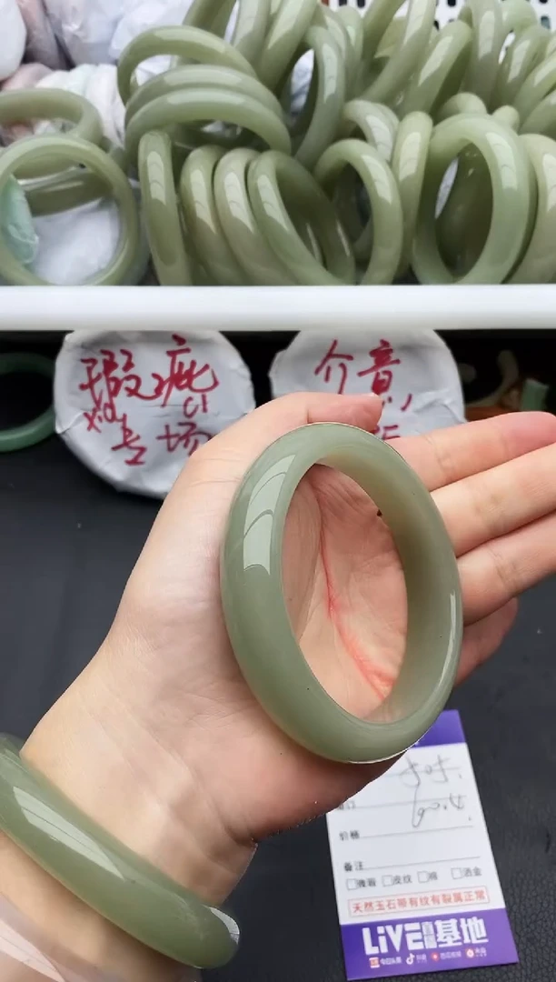 未镶嵌手镯石英质玉505+60.4