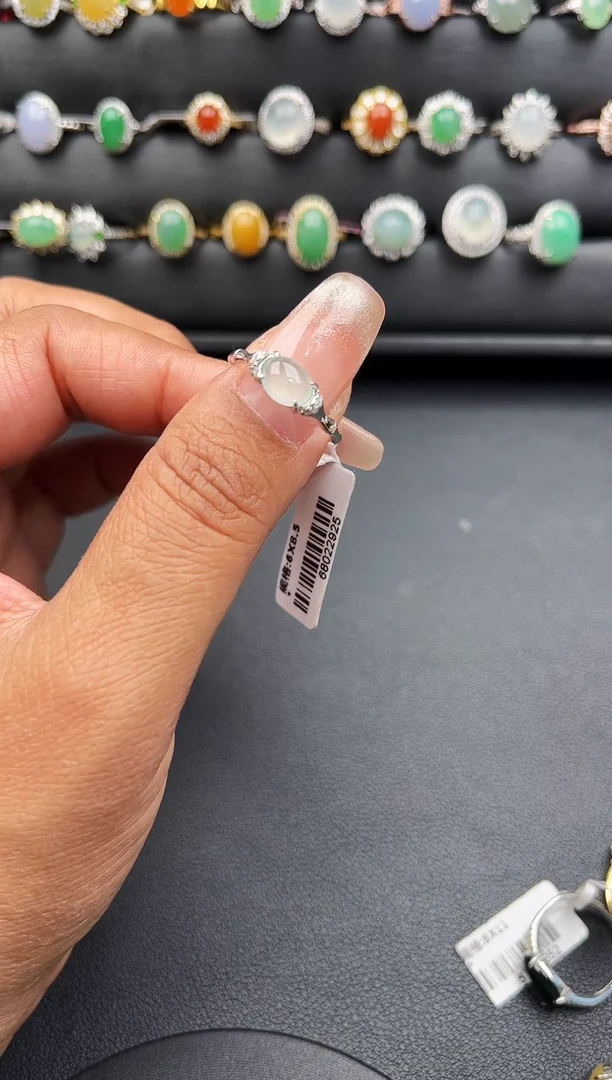 【闪购商品】翡翠戒指银S925镶嵌缅甸天然A货翡翠S925银镶嵌