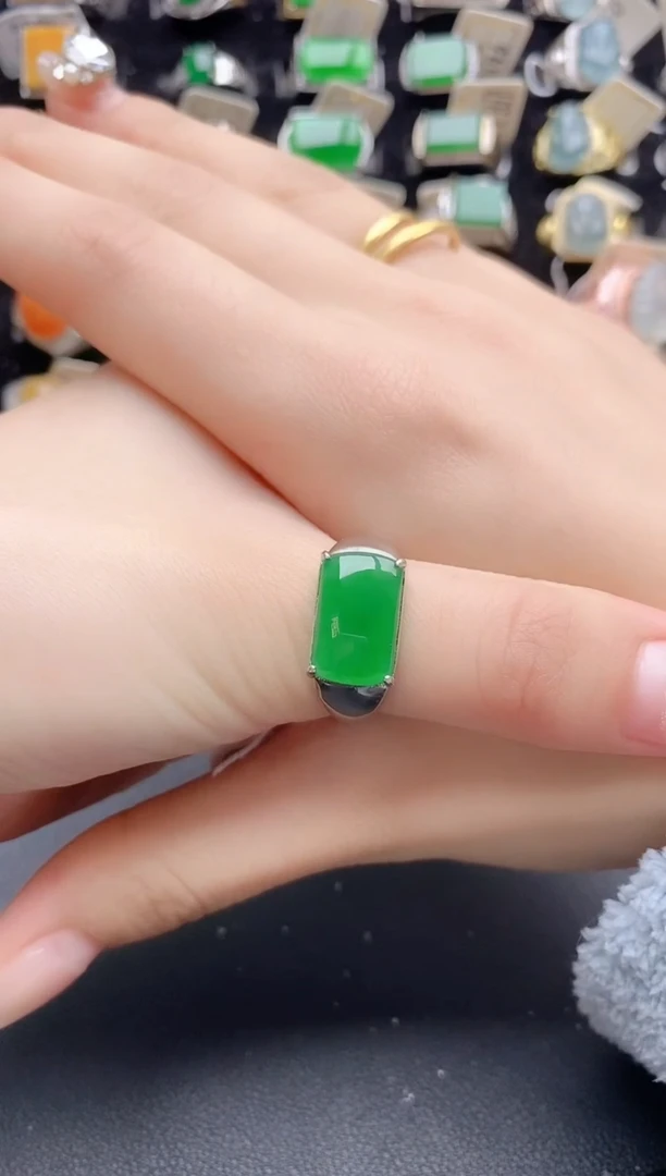 【闪购商品】翡翠戒指银S925镶嵌12122