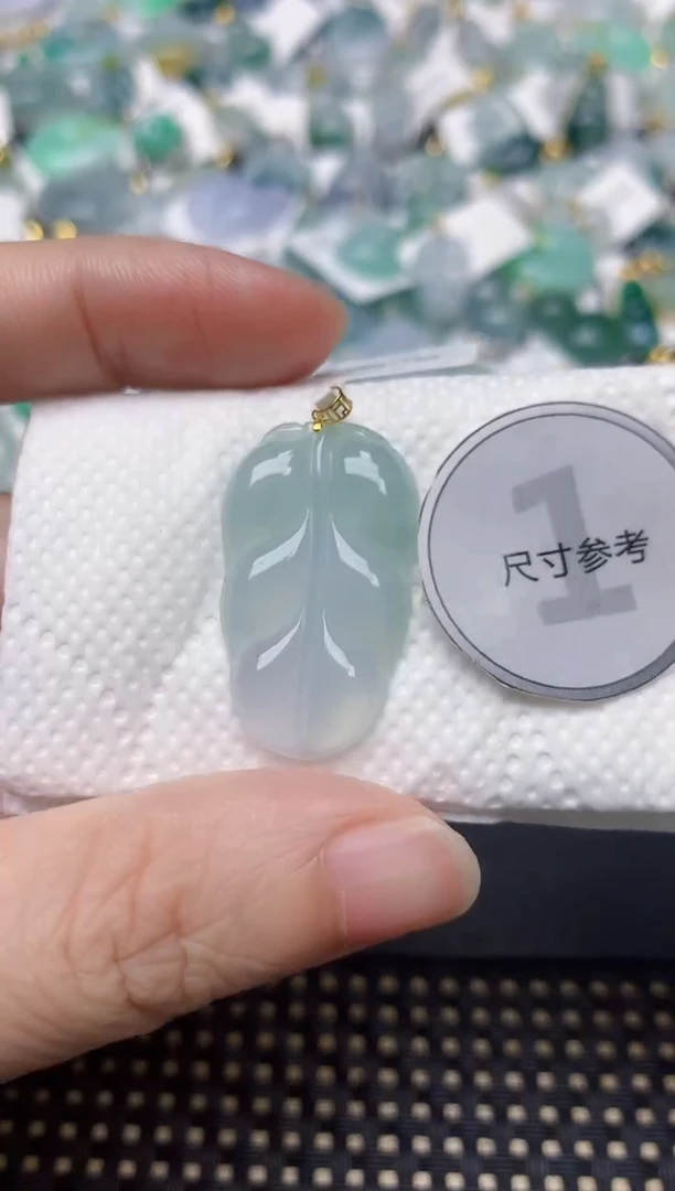 颈饰18K金镶嵌翡翠天然缅甸A货翡翠