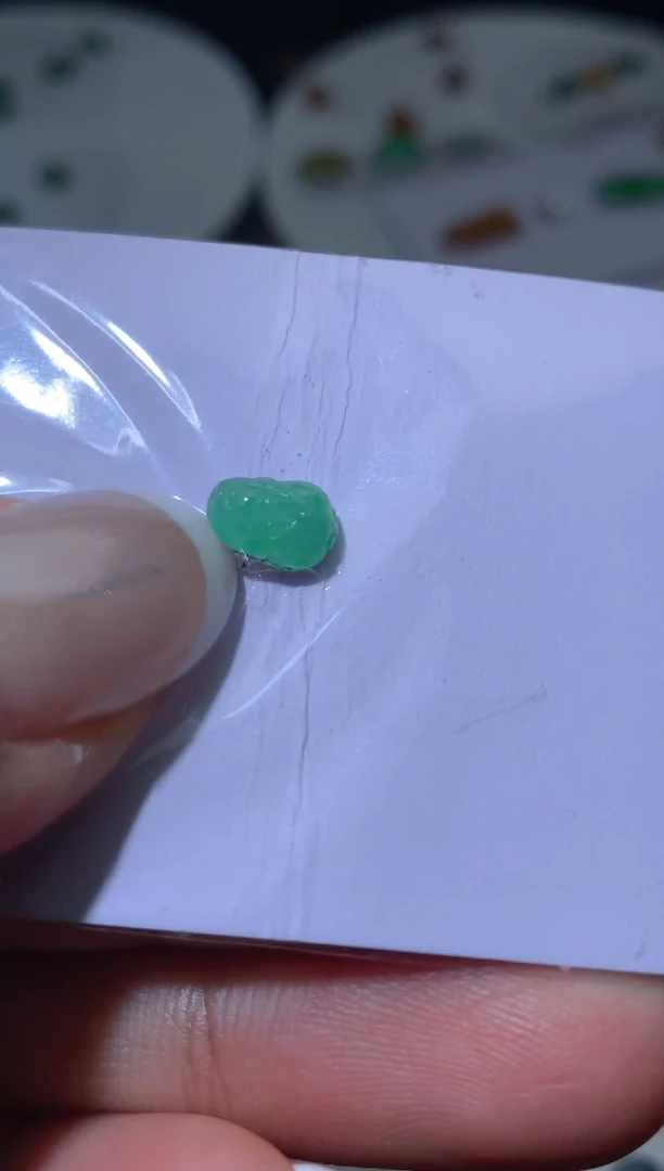 未镶嵌定制翡翠毛货