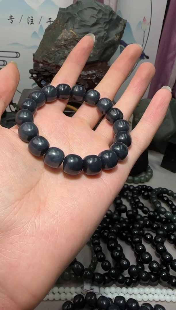 未镶嵌手链和田玉新疆墨玉11*12老型手串