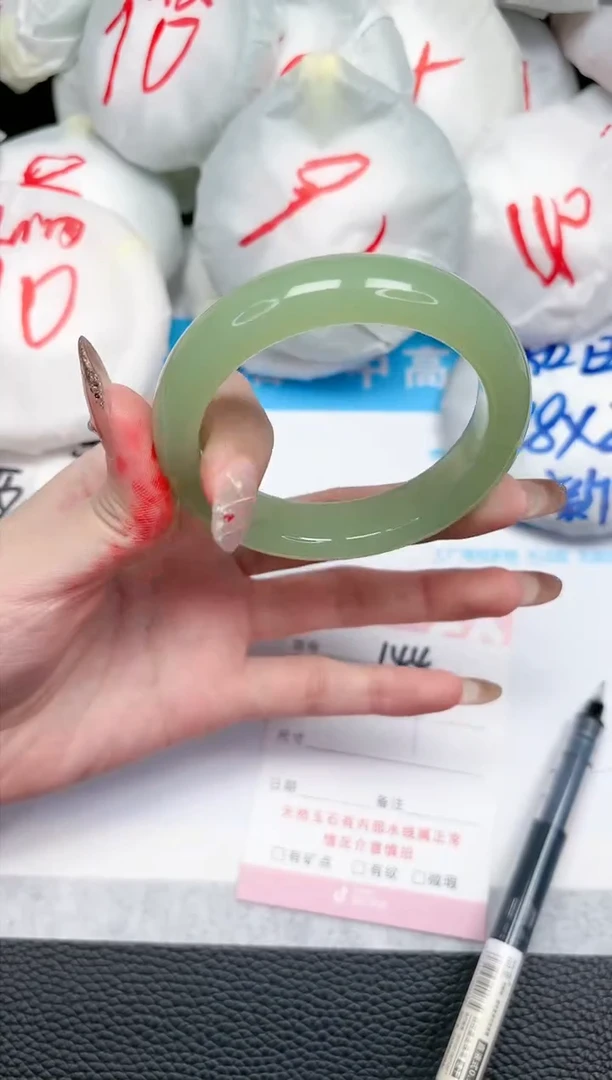 【闪购商品】石英质玉手镯未镶嵌144-54.2