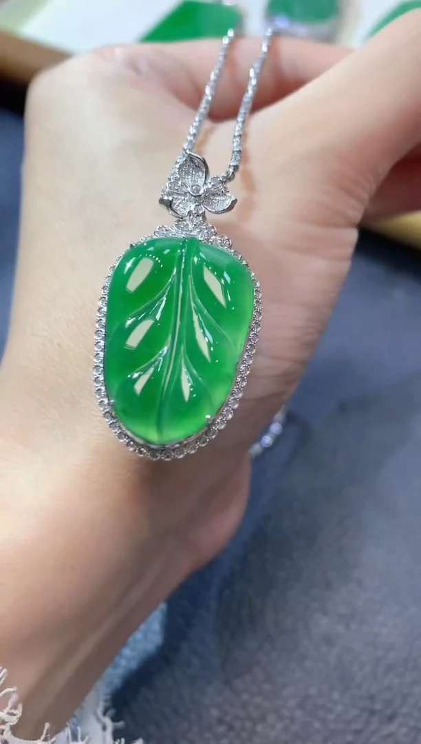 翡翠18K金镶嵌吊坠(不含链)A81翡翠