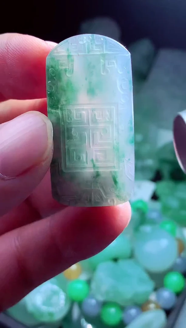 未镶嵌定制翡翠青*?翡翠毛货定制