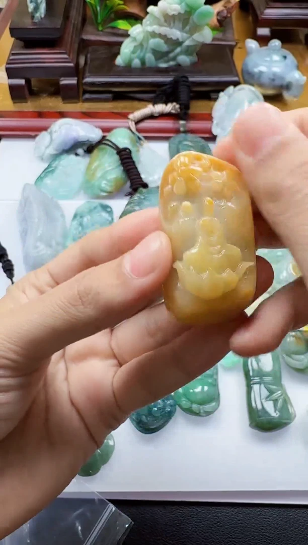 吊坠(不含链)未镶嵌翡翠1