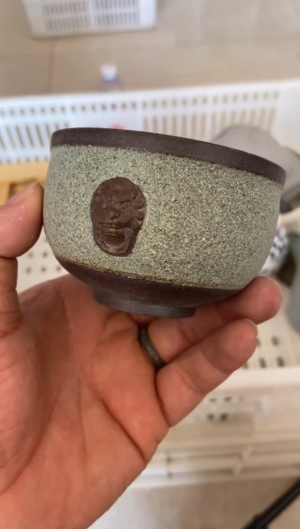 摄影的产品有使用过的痕迹有点脏介意勿拍