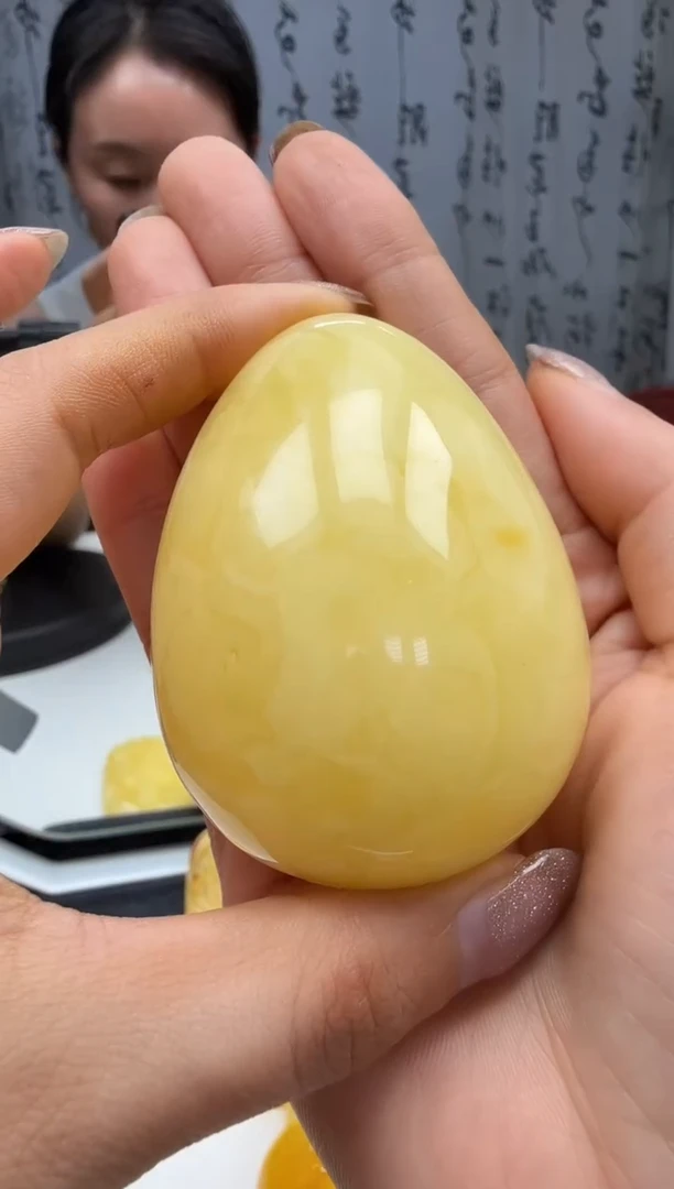 裸石琥珀未镶嵌如图