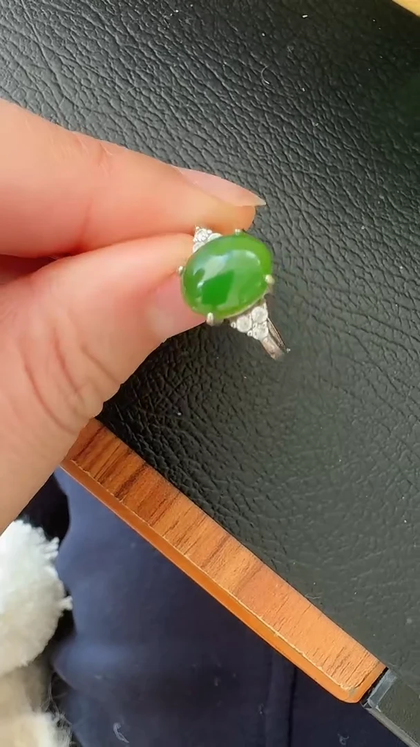 颈饰银S925镶嵌和田玉荣倩戒指