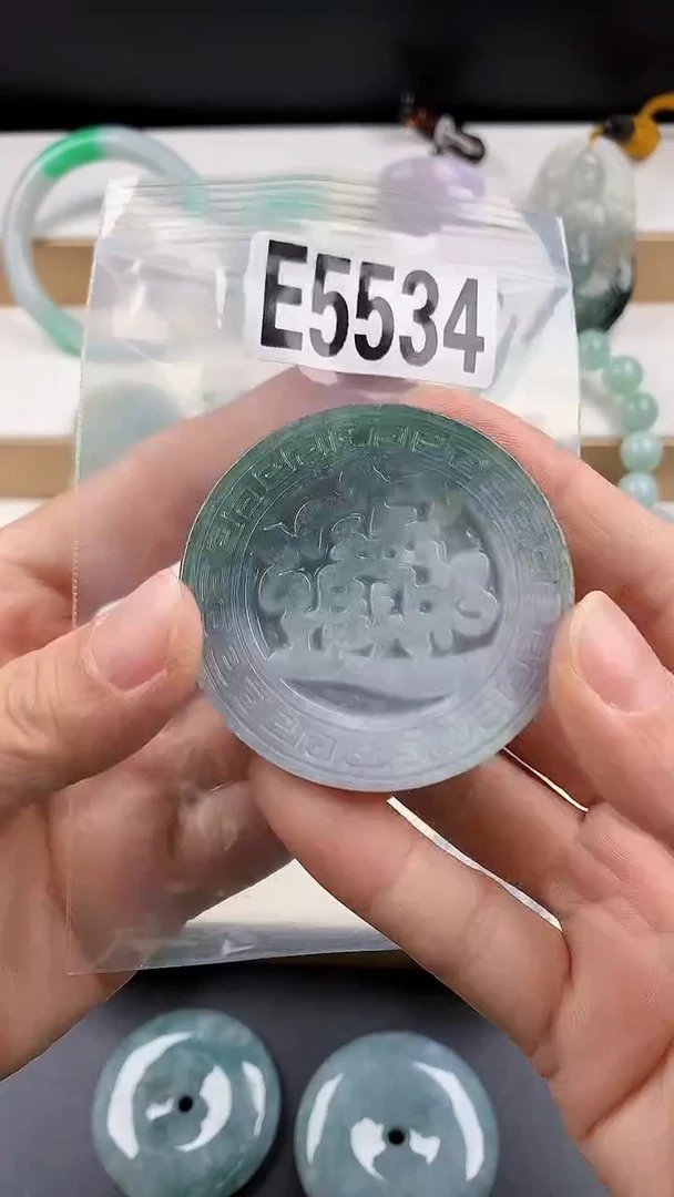 颈饰未镶嵌翡翠天然翡翠吊坠挂件