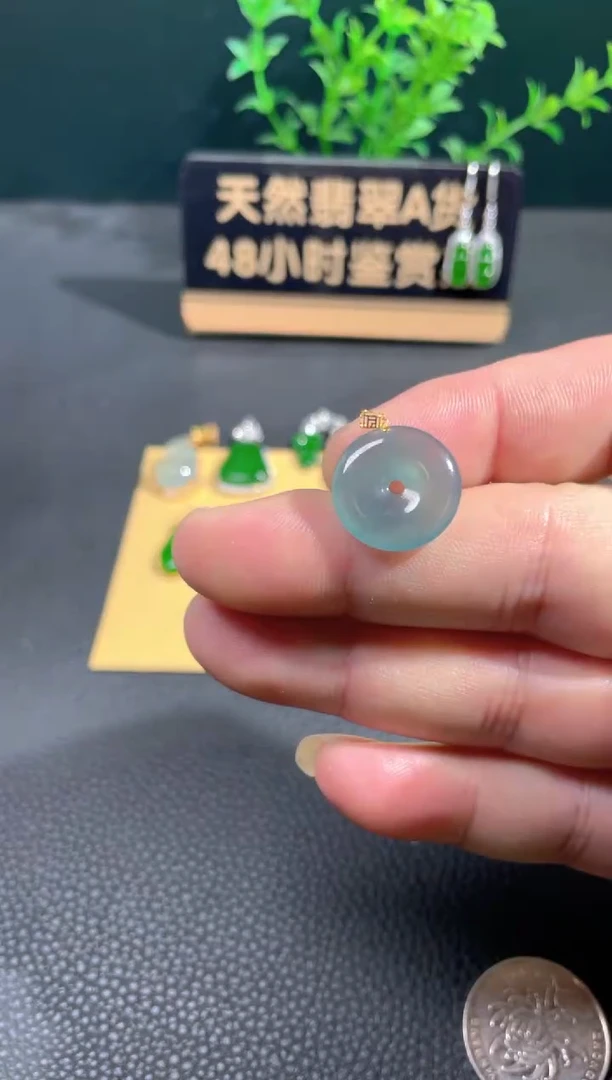 【闪购商品】翡翠颈饰18K金镶嵌翡翠