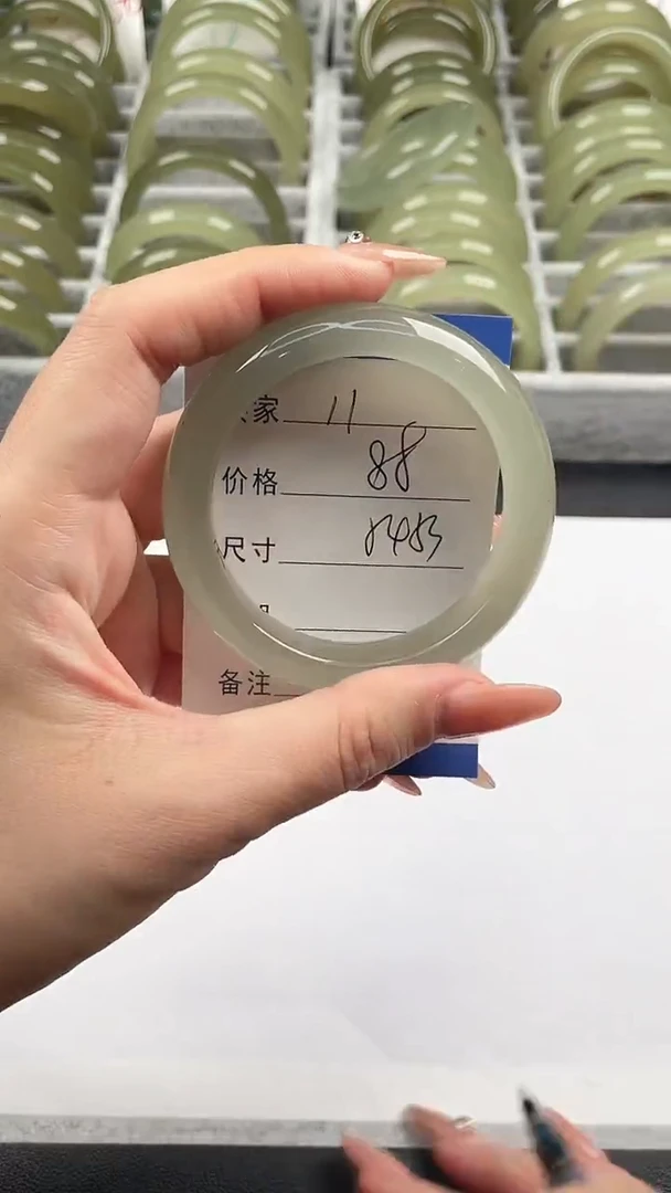 未镶嵌手镯石英质玉东陵