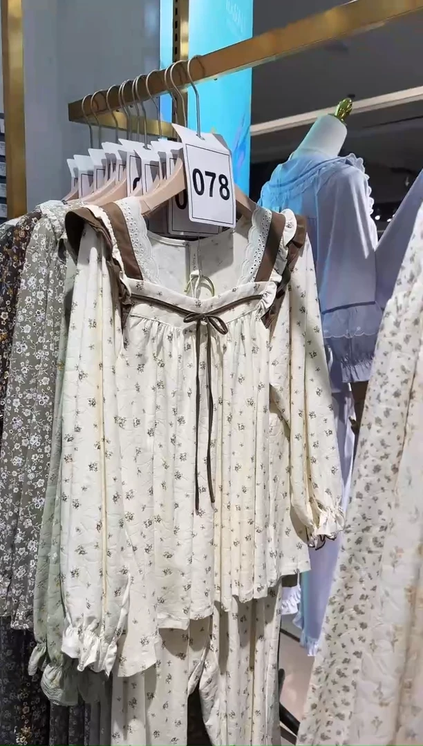 棉类混纺睡衣套装小花图案