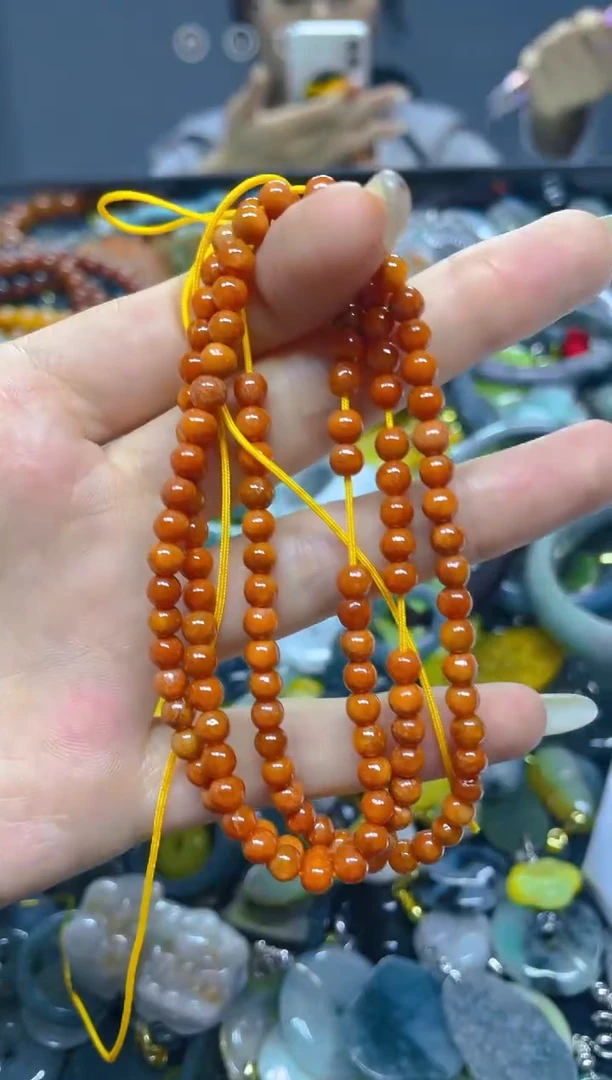 颈饰未镶嵌翡翠4MM/ Q /翡翠A货，一件也是批发价