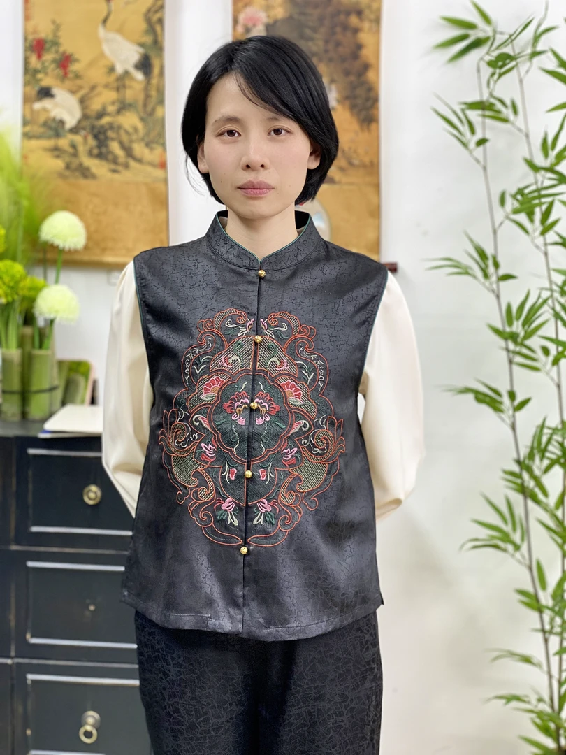 新中式龟裂纹国风马甲复古刺绣显瘦宽松坎肩马夹春夏百搭