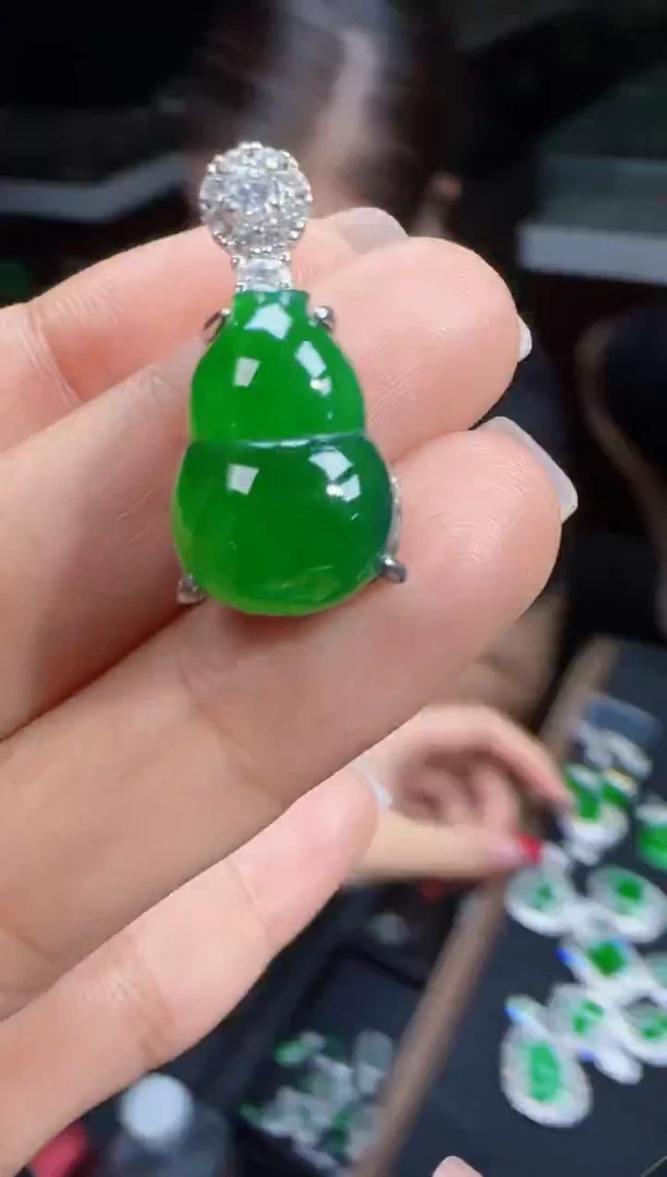 未镶嵌定制翡翠翡翠吊坠94