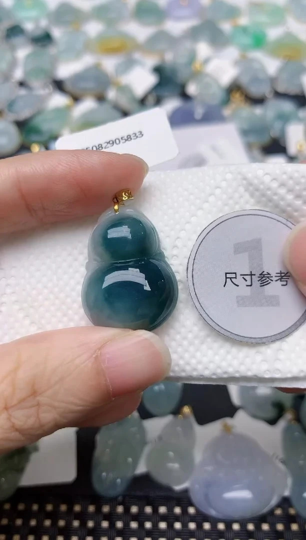 颈饰18K金镶嵌翡翠天然缅甸A货翡翠