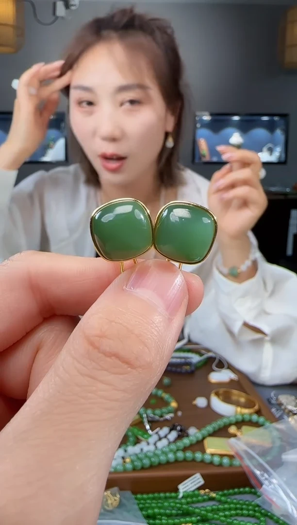 和田玉银S925镶嵌耳饰1