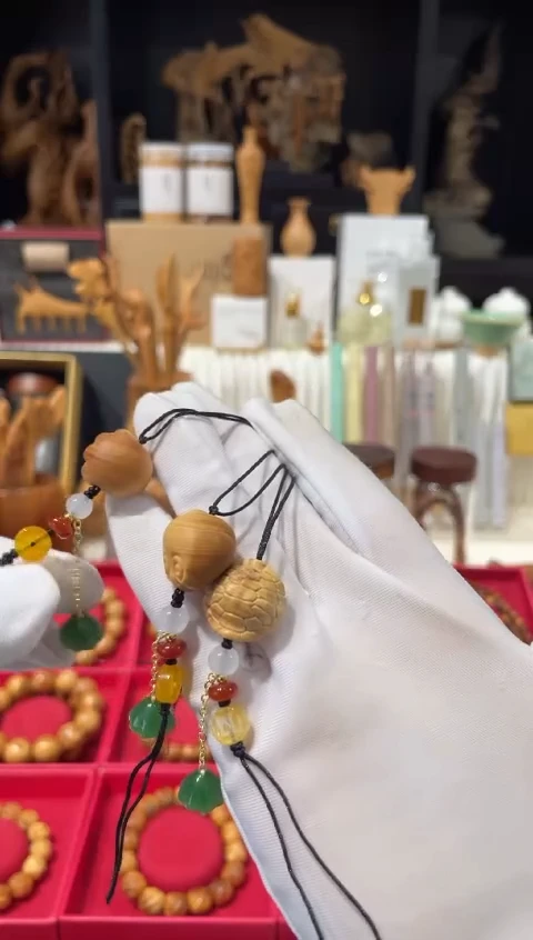 崖柏小吊坠红油太行崖柏15元一个下单备注款式