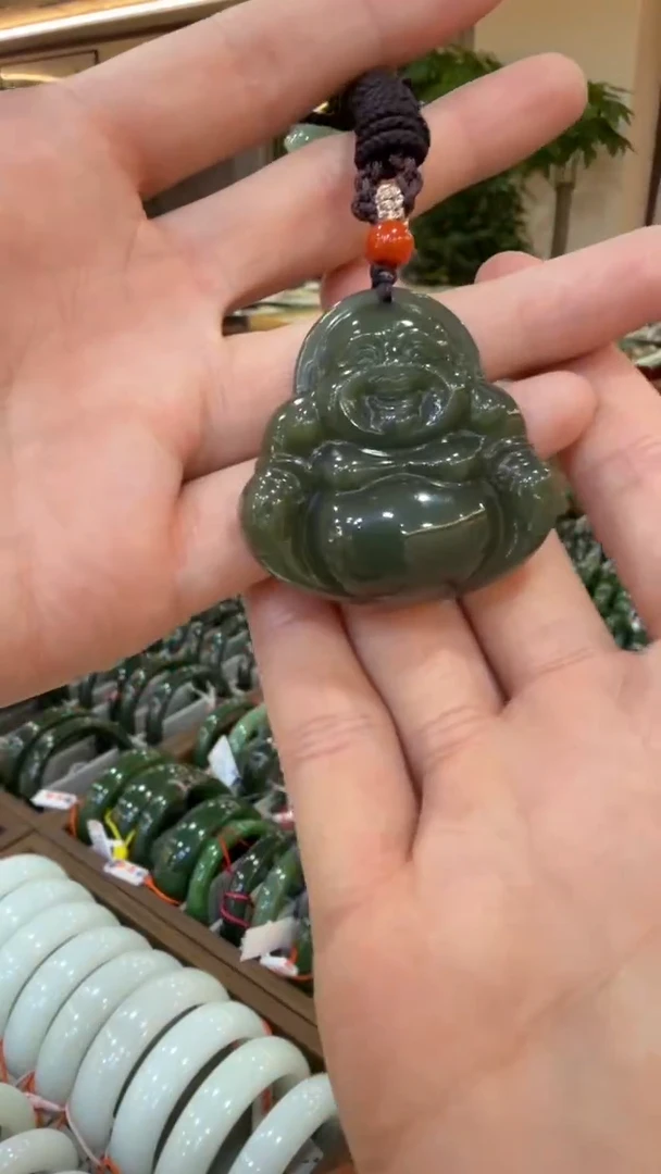 颈饰未镶嵌和田玉挂件