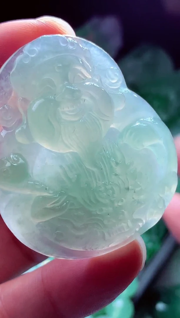 未镶嵌定制翡翠八****?翡翠毛货定制