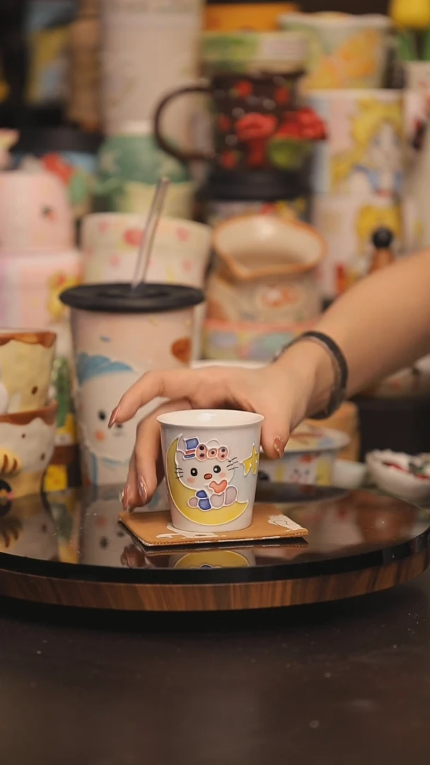 景德镇釉下彩绘设计师款式陶瓷