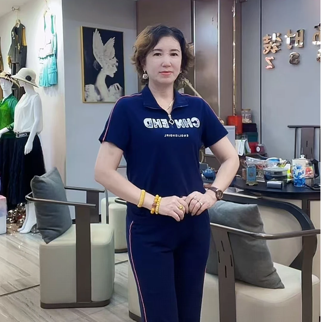 茹茹时装衬衫领字母运动短袖套装