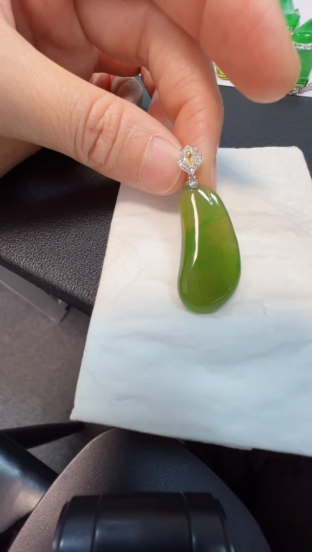 吊坠(不含链)18K金镶嵌翡翠1280