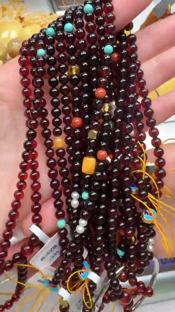 裸石琥珀未镶嵌随机一件