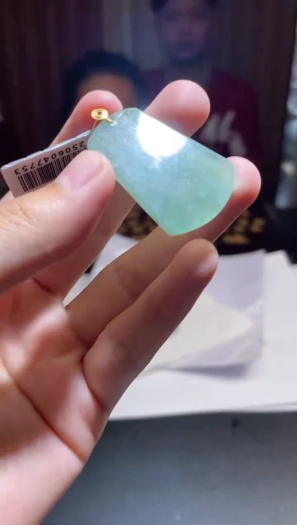 18K金镶嵌挂件翡翠翡翠A货
