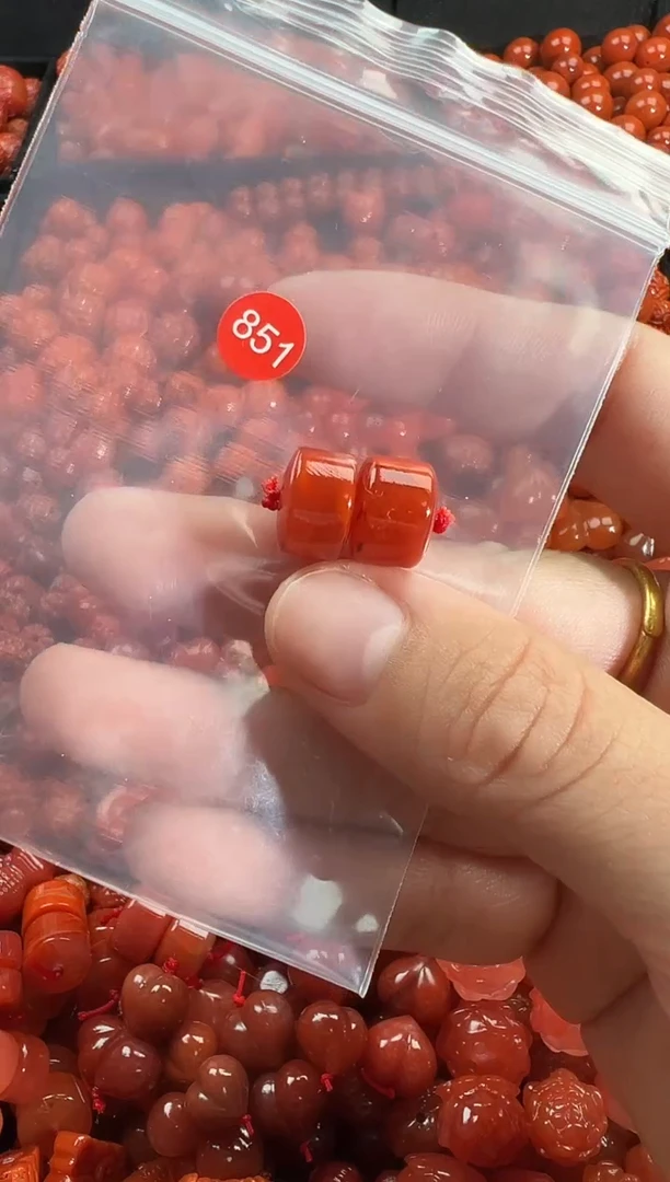 颈饰未镶嵌南红玛瑙1