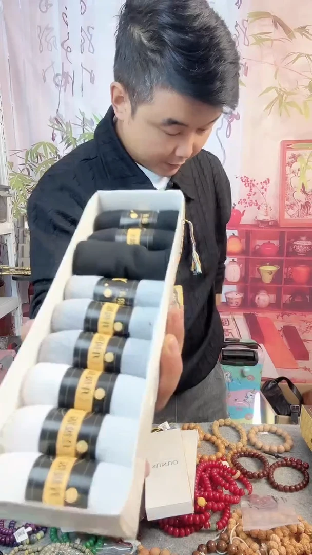 三醋酯纤维袜子     1