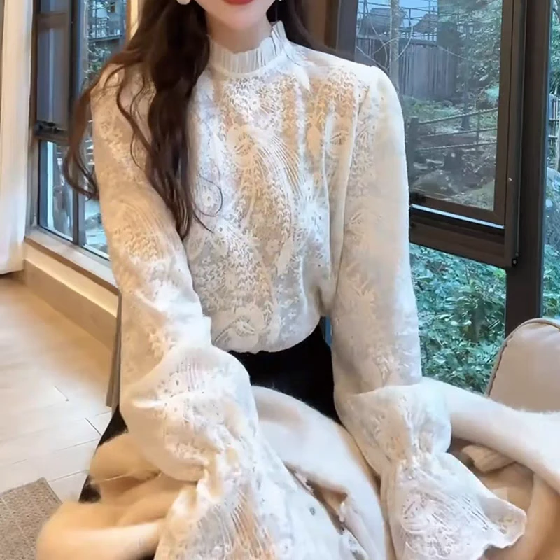 白色喇叭袖蕾丝内搭打底衫春装女款2025年新款风情万种上衣高级感