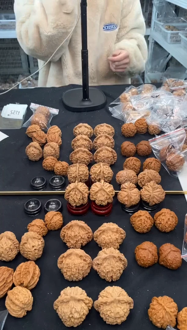 【闪购商品】文玩核桃把件麒麟官帽52