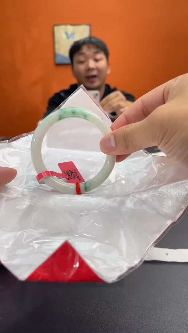 未镶嵌手镯翡翠翡翠手镯