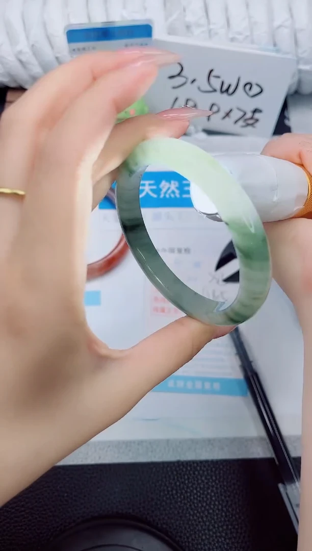 石英质玉手镯未镶嵌285-58.5