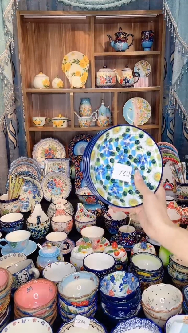 瓷釉下彩蓝果酱6寸盘