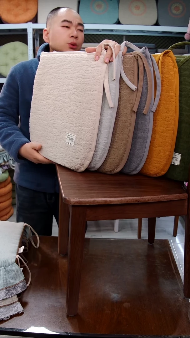 布布雪尼尔云朵：高级灰2个 爱马橙2个 咖色2个