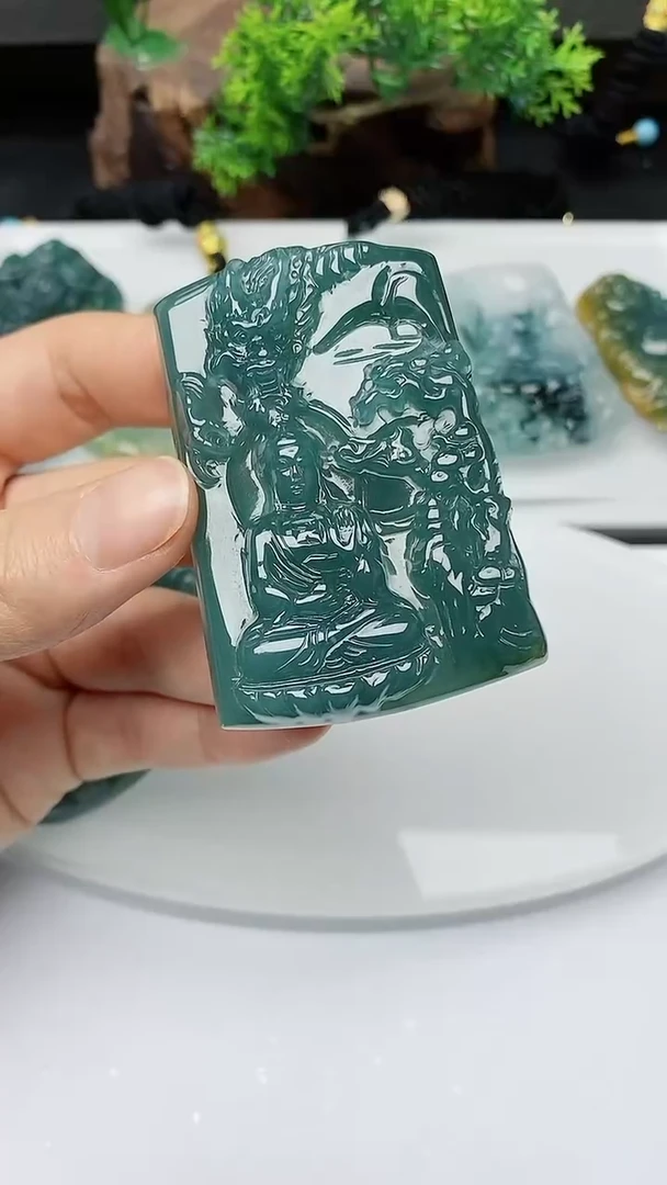 【闪购商品】翡翠颈饰未镶嵌