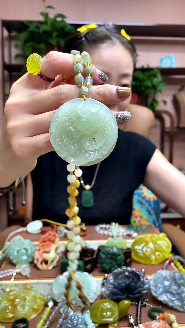 未镶嵌岫玉吊坠·